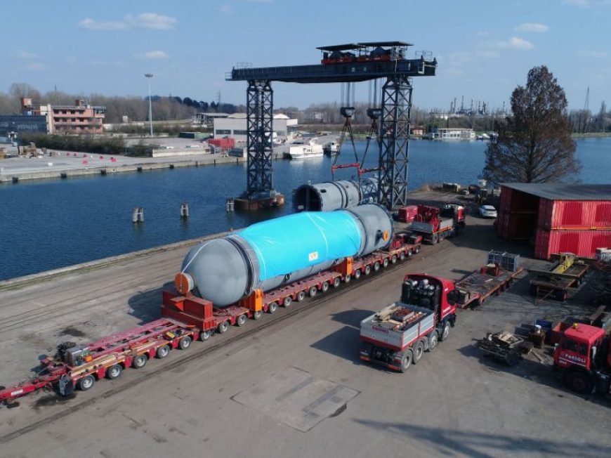 Heavy road transport and barging activity of reactors 