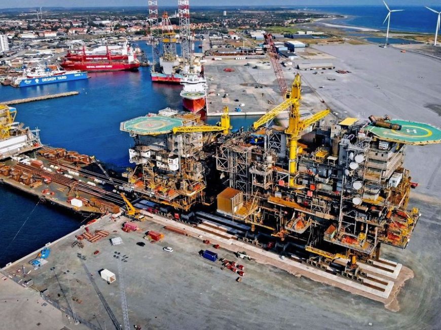 Decommissioning of offshore platforms up to 18,000 ton