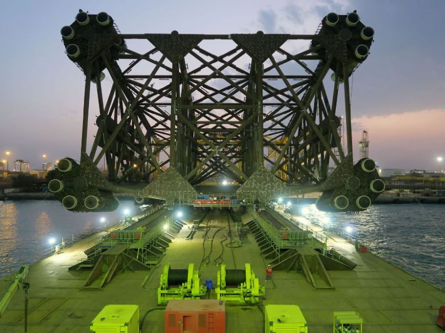 Load out operation of a 9,000 ton jacket in Oman by means of strand jacks